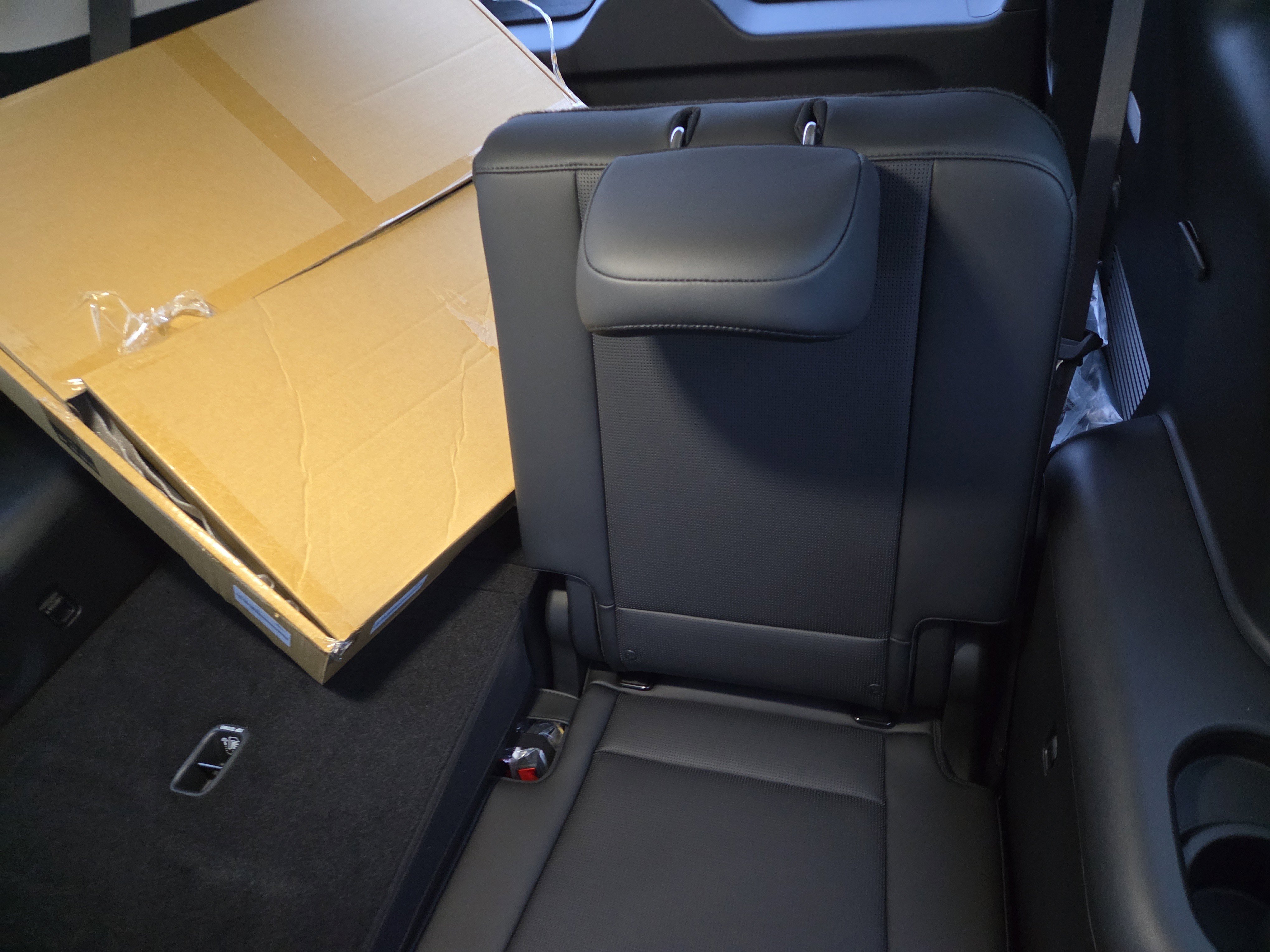 New 2026 Hyundai Ioniq 9 Limited image 8