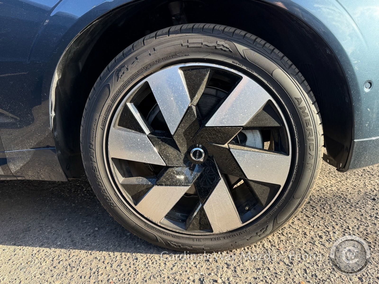 Used 2024 Volvo XC60 T8 Ultimate AWD/4WD image 7