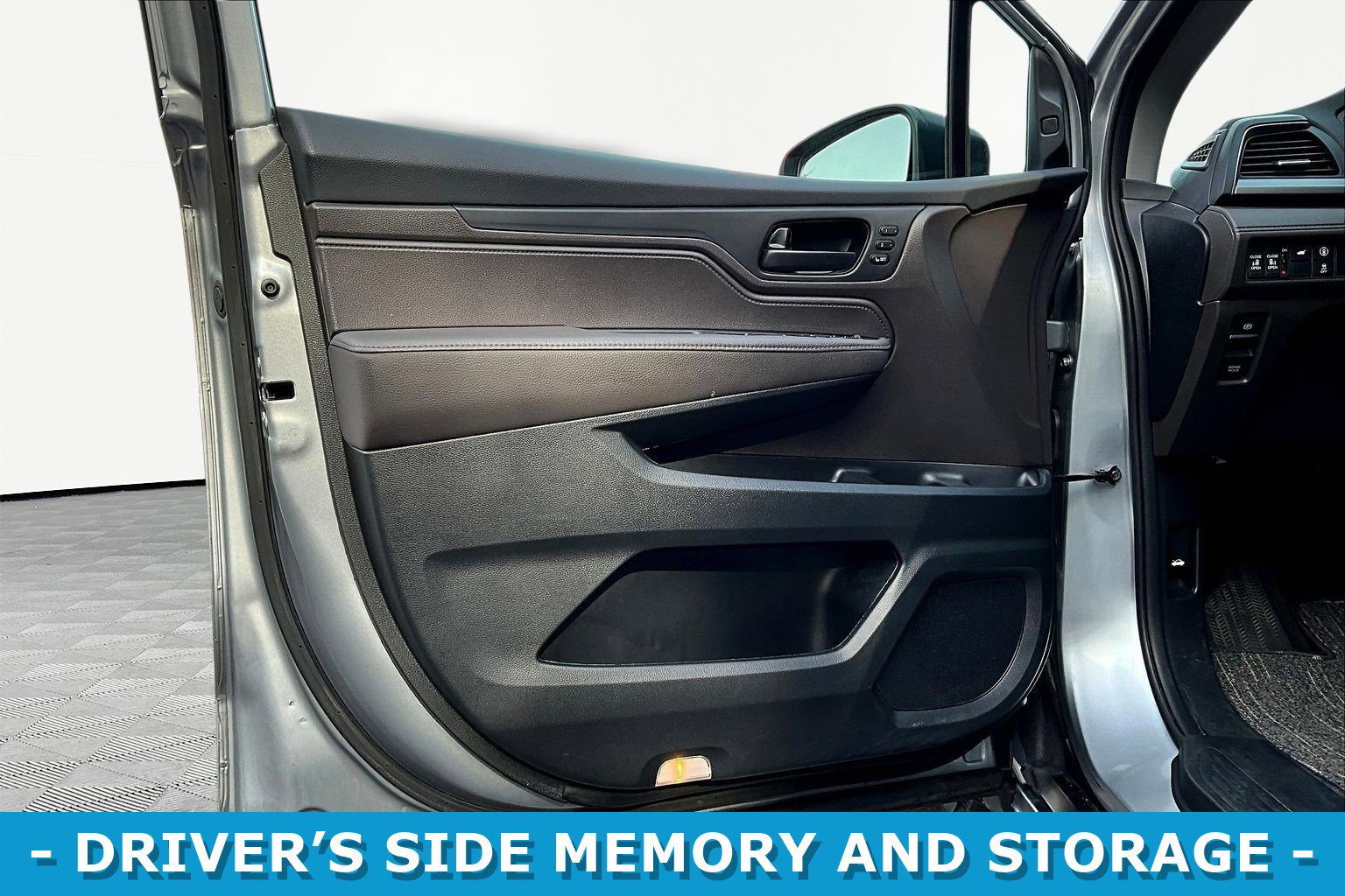 Used 2023 Honda Odyssey EX-L image 21