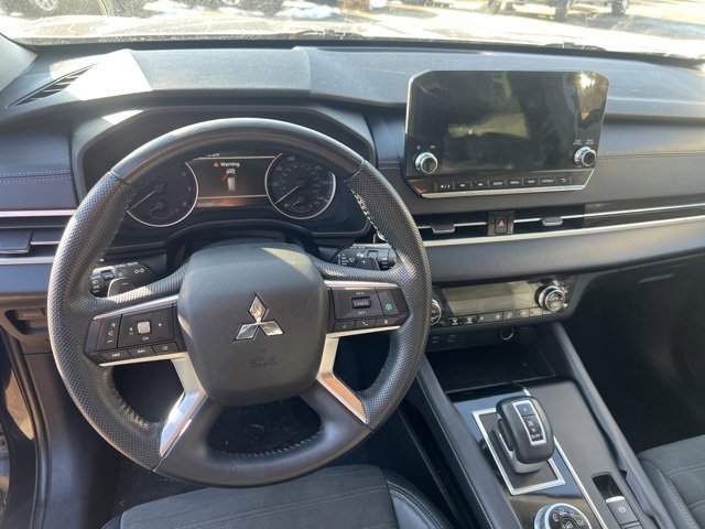 Used 2023 Mitsubishi Outlander SE image 7