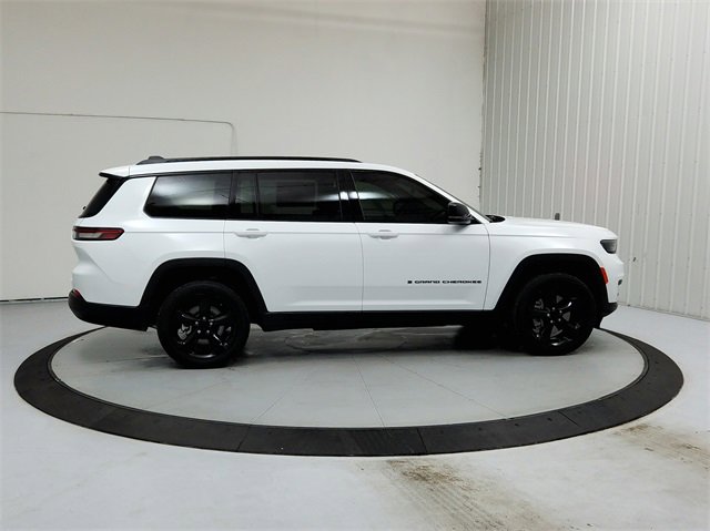 Used 2025 Jeep Grand Cherokee L Altitude image 8