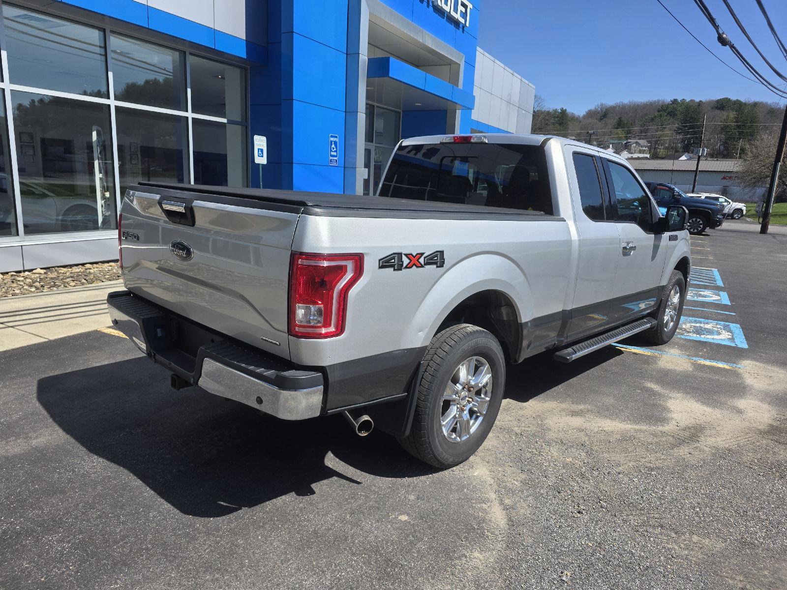 Used 2015 Ford F150 XLT w/ Equipment Group 302A Luxury image 7
