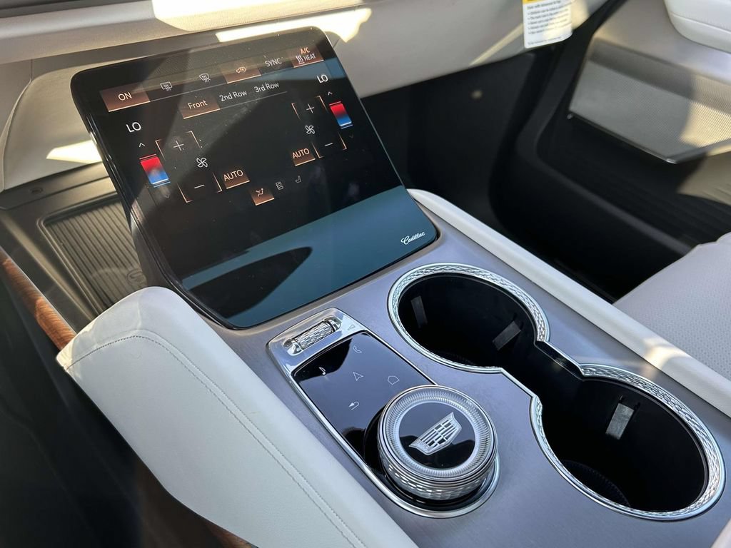 New 2026 Cadillac Vistiq Luxury AWD/4WD image 27
