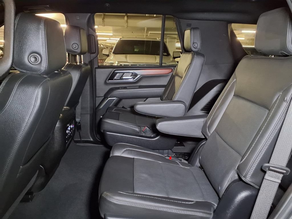 Used 2025 GMC Yukon Denali AWD/4WD image 16