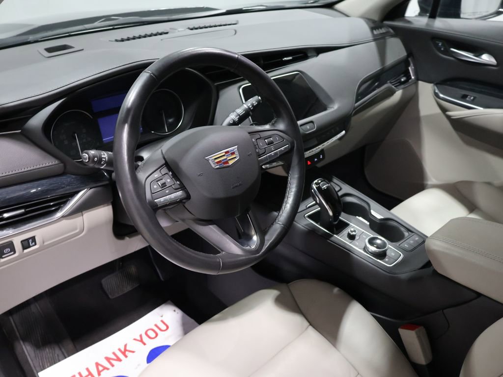 Used 2023 Cadillac XT4 Premium Luxury image 17