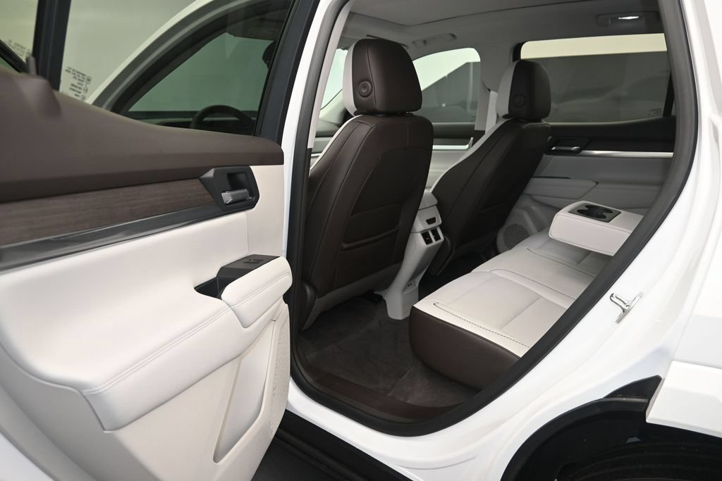 Used 2026 GMC Terrain Denali w/ LPO, Floor Liner Package AWD/4WD image 11