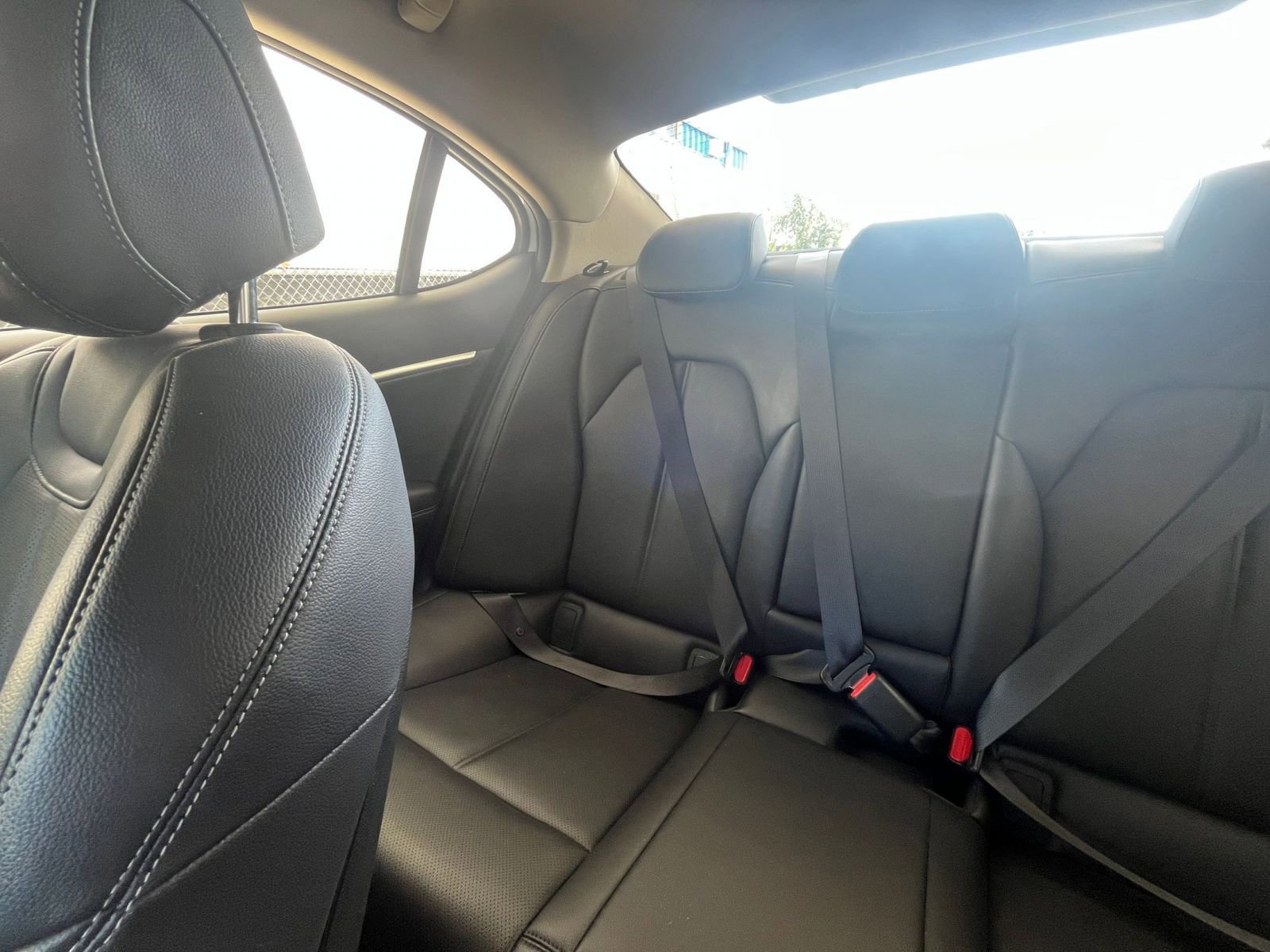 Used 2025 Genesis G70 2.5T image 41