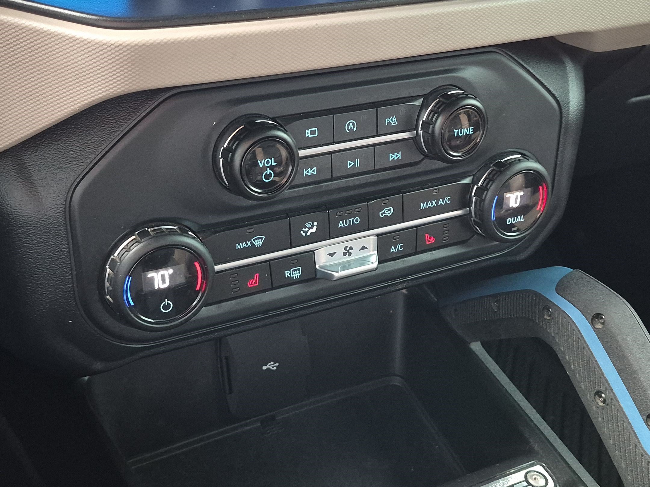 Used 2023 Ford Bronco Wildtrak AWD/4WD image 27
