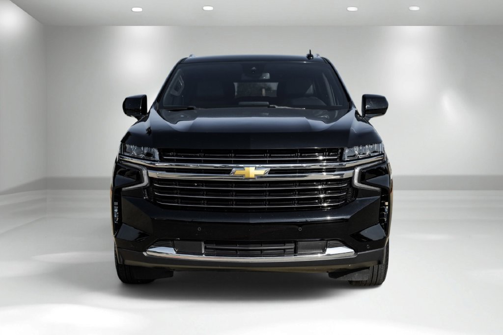 Used 2024 Chevrolet Suburban LT RWD image 4