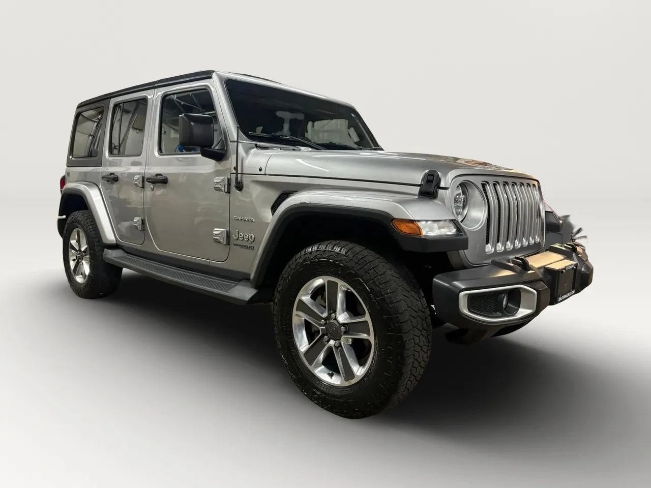 Used 2018 Jeep Wrangler Unlimited Sahara w/ Dual Top Group AWD/4WD image 2
