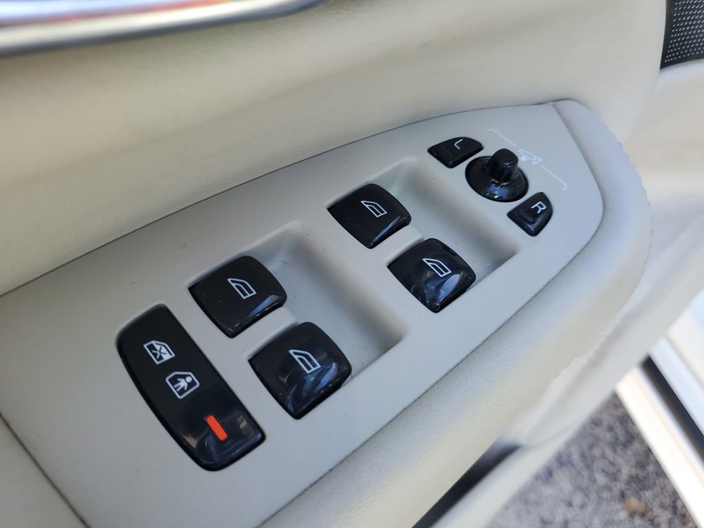 Used 2023 Volvo XC90 T8 Ultimate w/ Protection Package Premier image 17