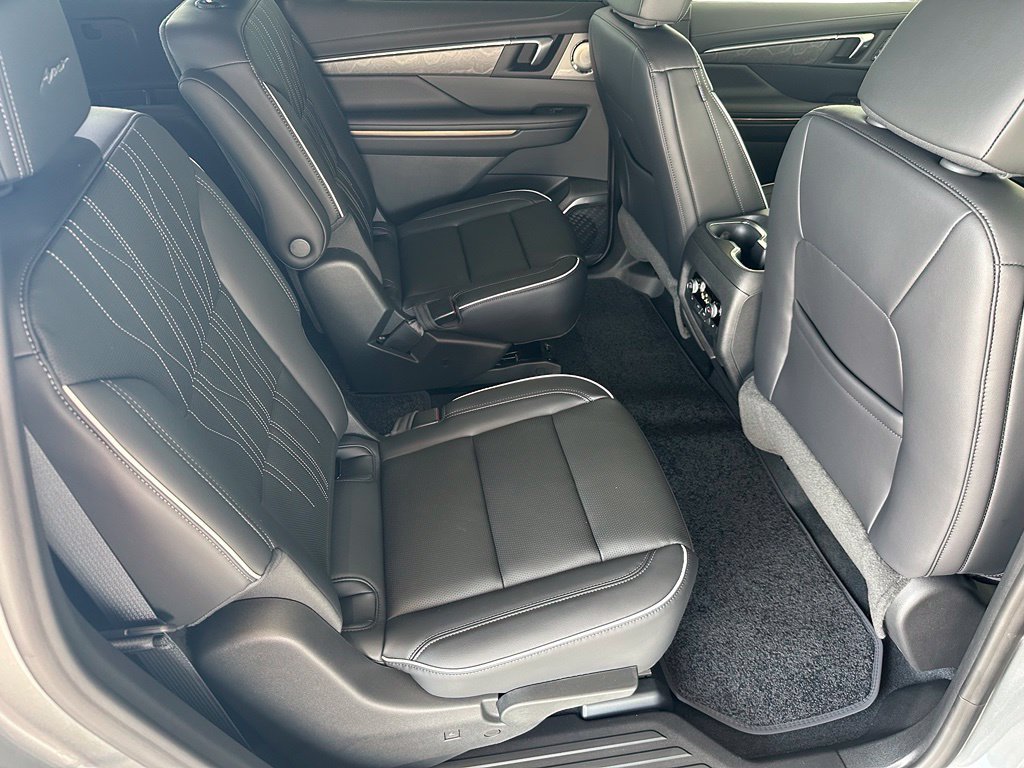 New 2026 Buick Enclave Avenir w/ Super Cruise Package FWD image 36