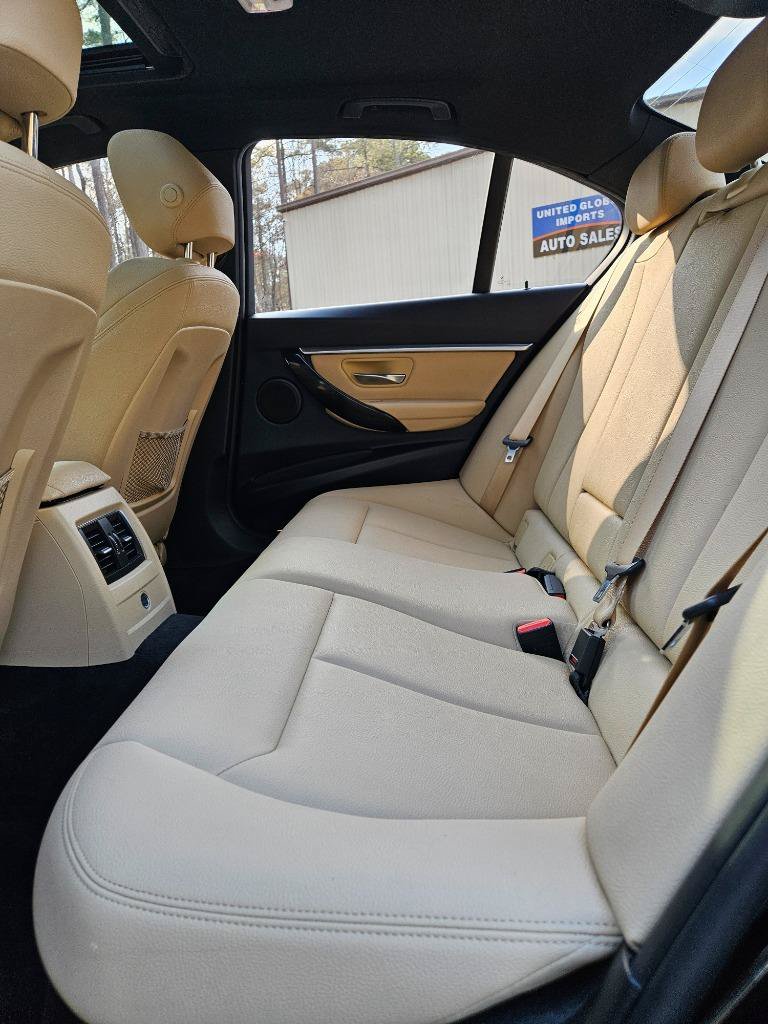 Used 2018 BMW 330i xDrive Sedan w/ Premium Package AWD/4WD image 24