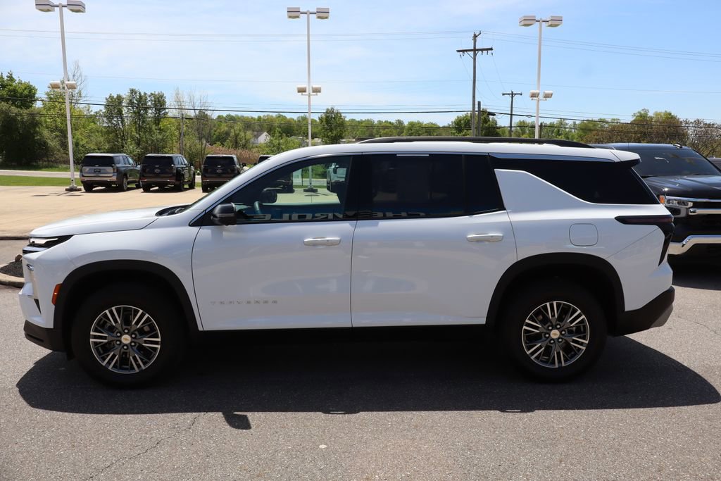 Used 2024 Chevrolet Traverse LT w/ LPO, Floor Liner Package FWD image 27