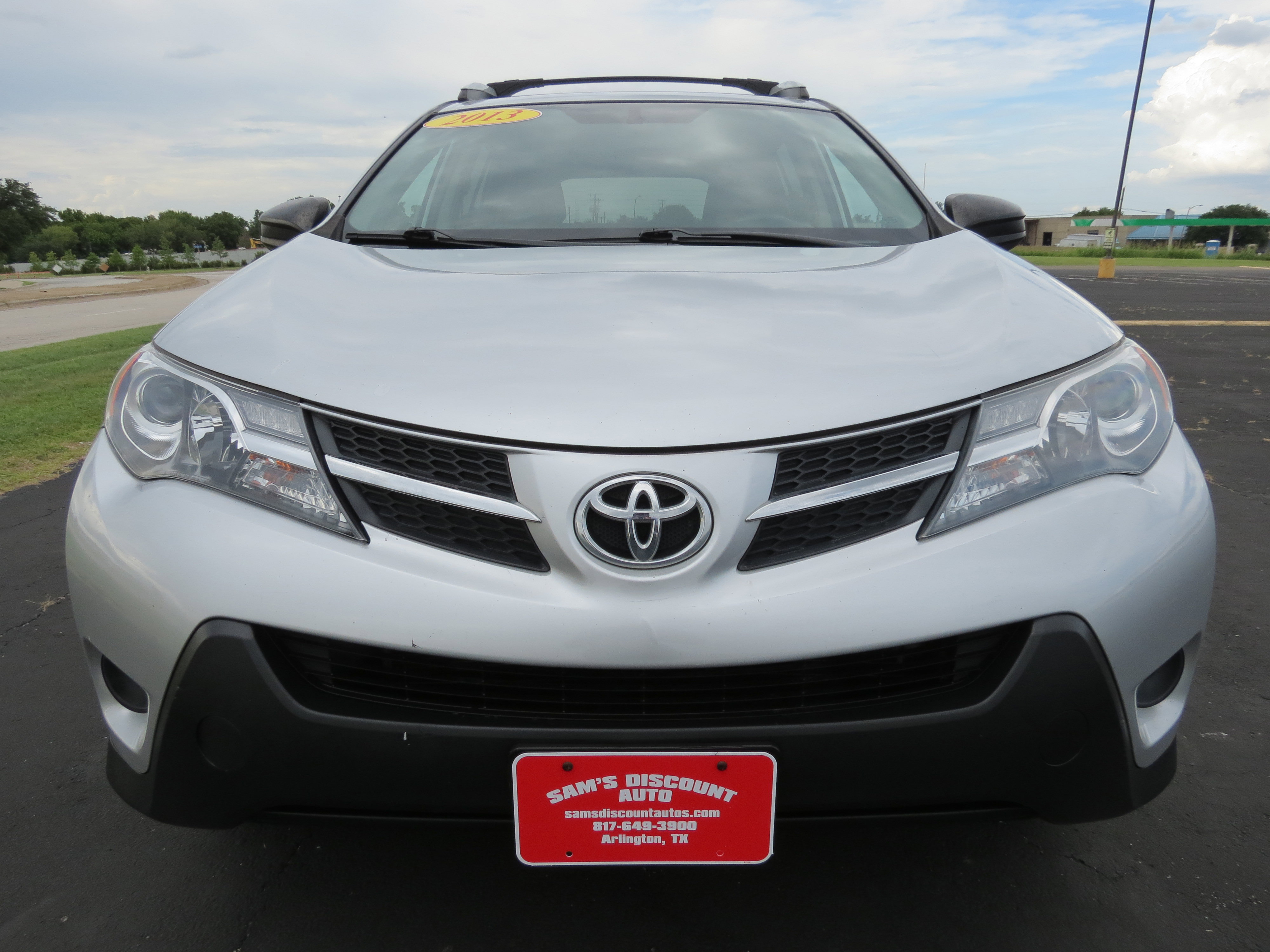 Used 2013 Toyota RAV4 LE FWD image 7