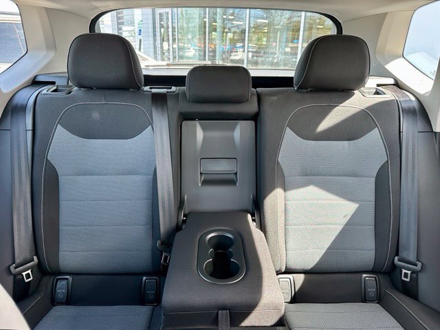 Certified 2025 Volkswagen Taos S AWD/4WD image 18