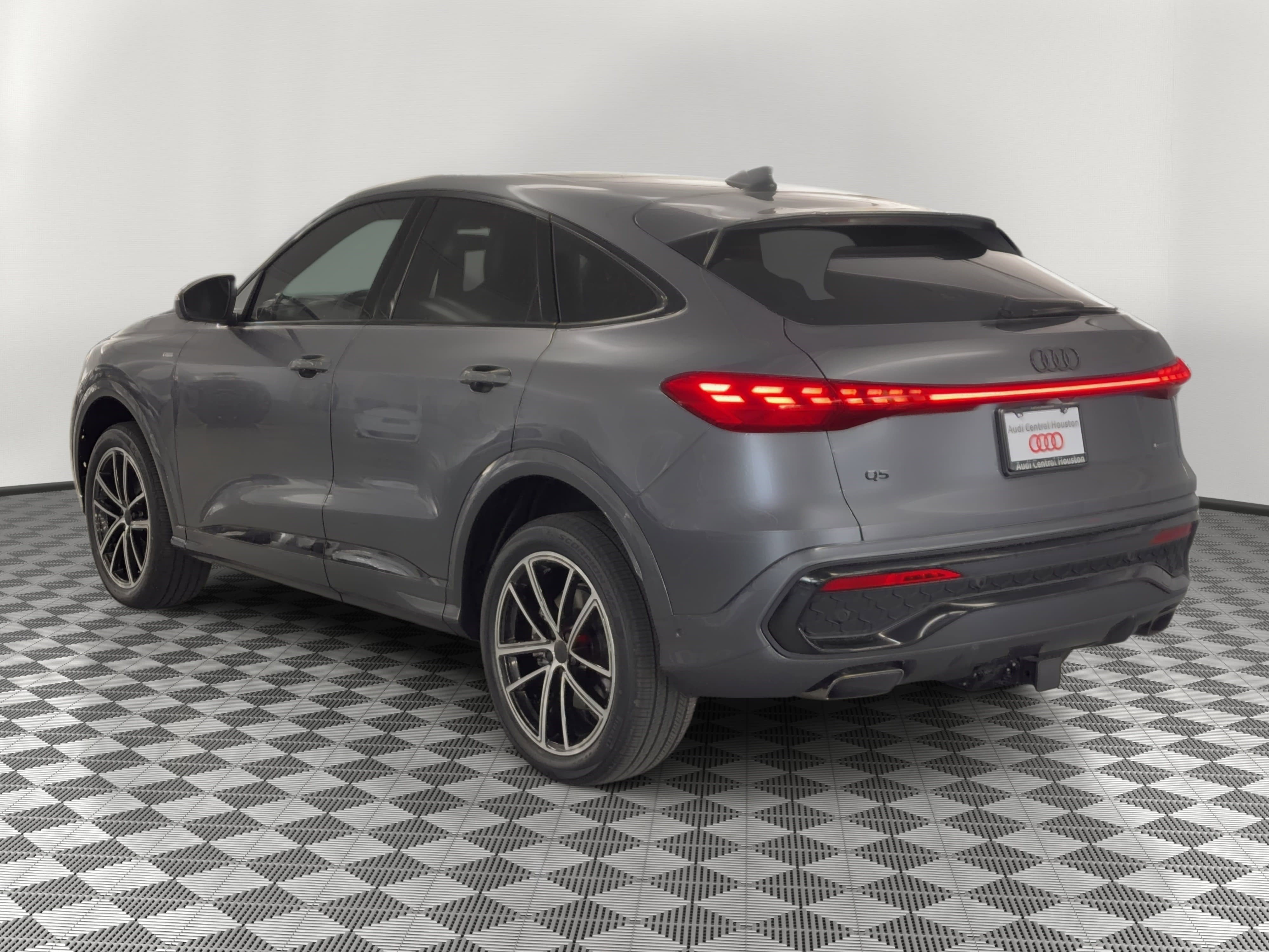 New 2026 Audi Q5 Premium Plus image 3