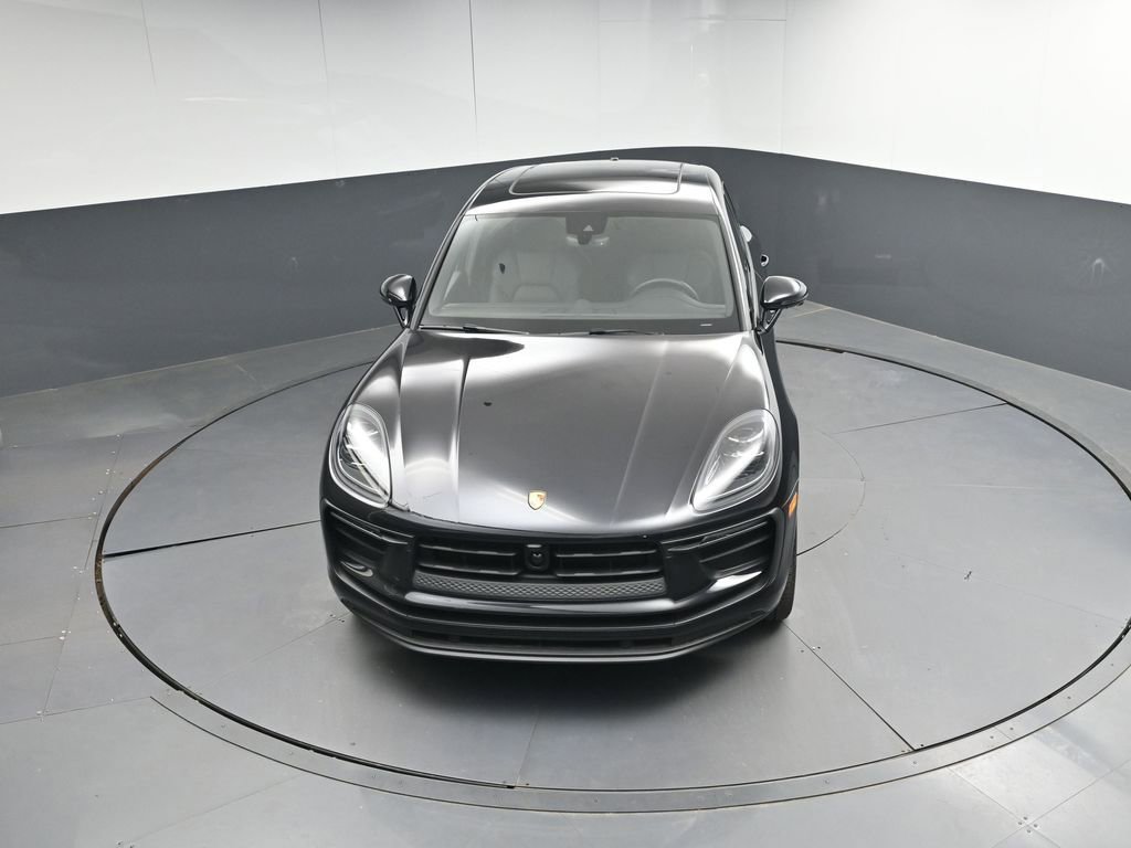 Certified 2025 Porsche Macan image 41