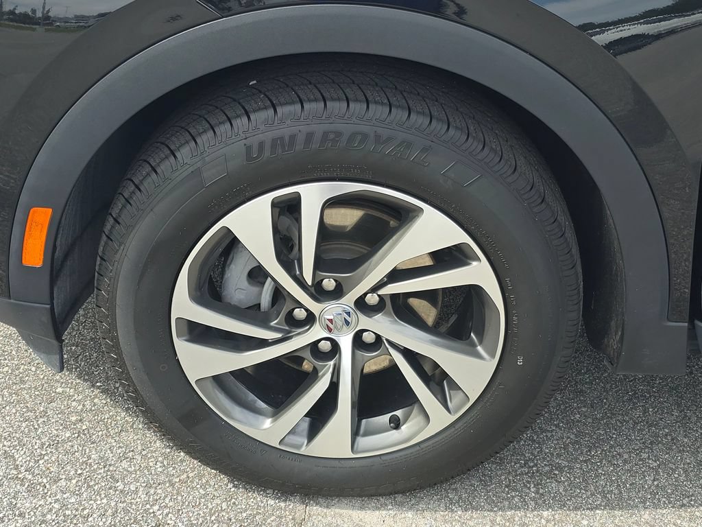 Used 2022 Buick Envision Essence w/ Technology Package I FWD image 27