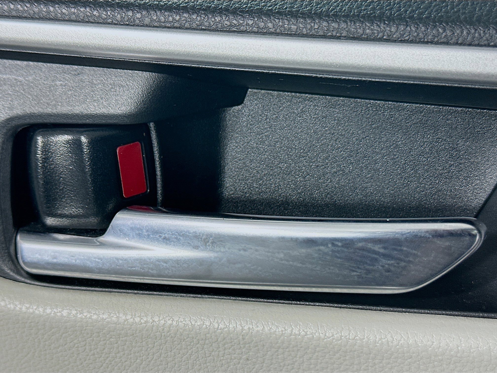 Used 2022 Toyota RAV4 XLE image 14