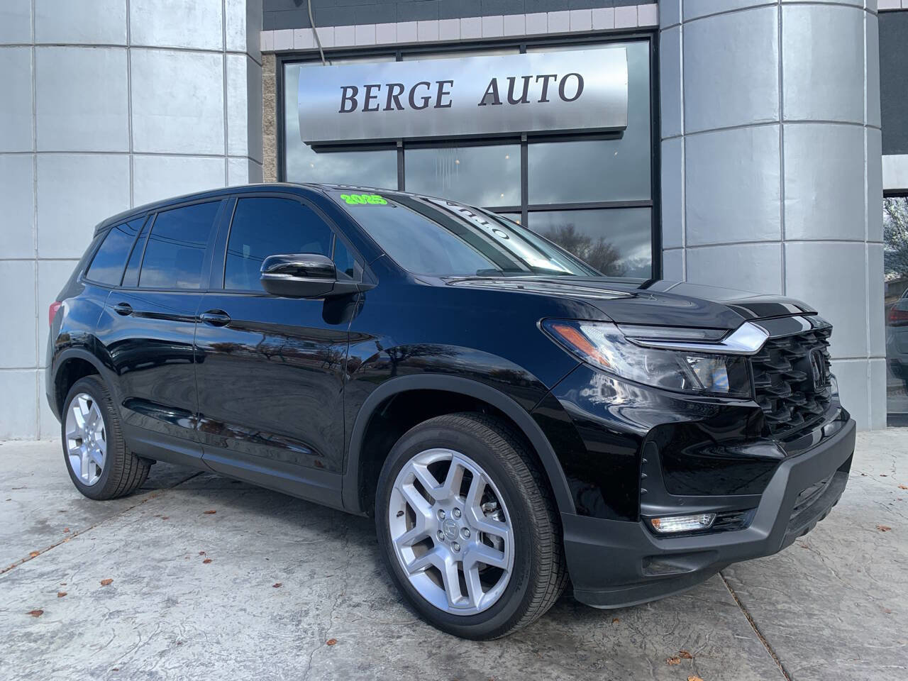 Used 2025 Honda Passport EX-L image 1