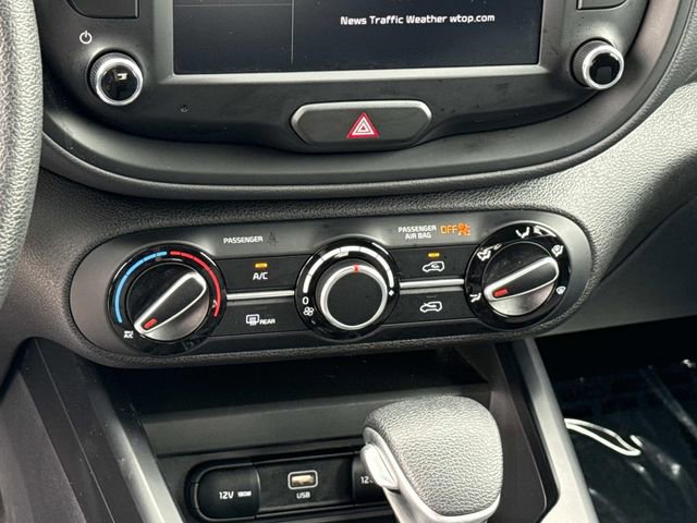 Used 2025 Kia Soul LX w/ LX Technology Package FWD image 21