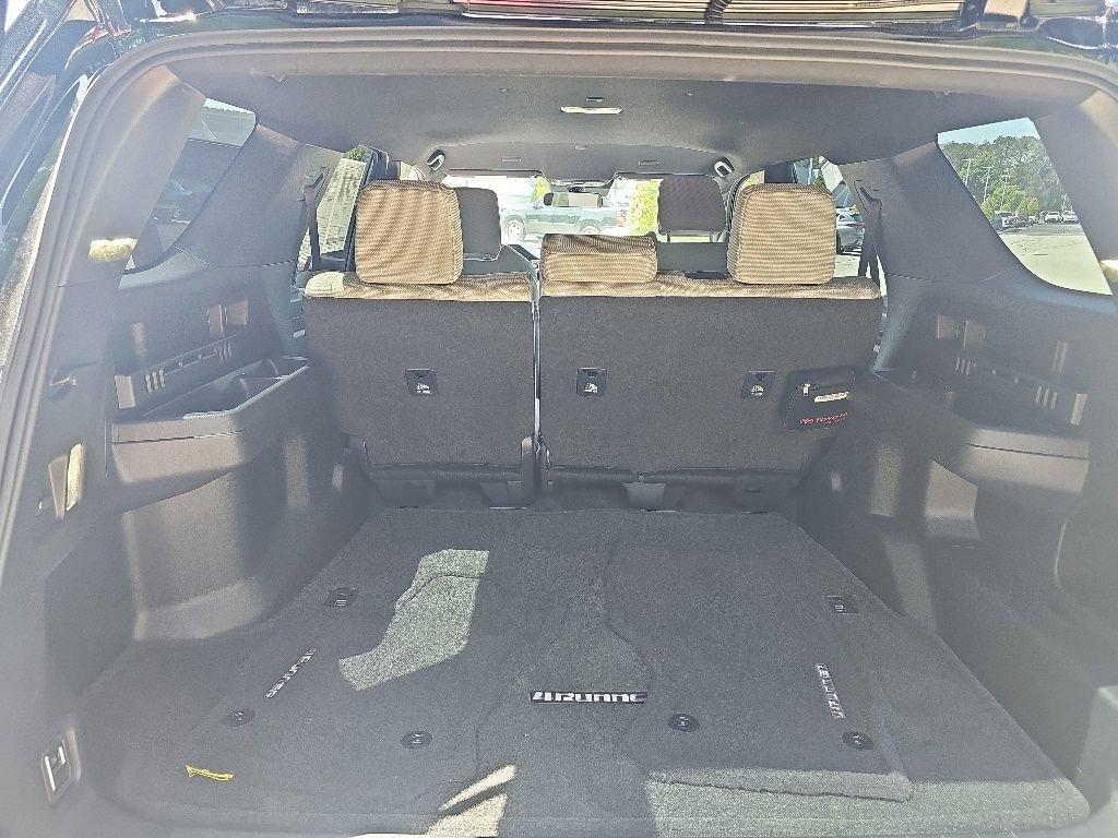 Used 2025 Toyota 4Runner SR5 AWD/4WD image 19