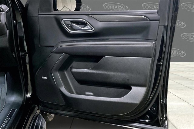 Used 2023 GMC Yukon XL AT4 image 12