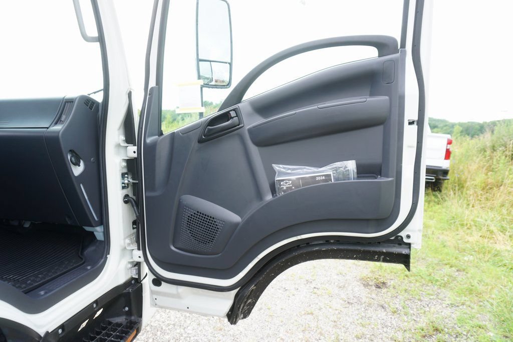 New 2024 Chevrolet Low Cab Forward 4500 XD RWD image 19
