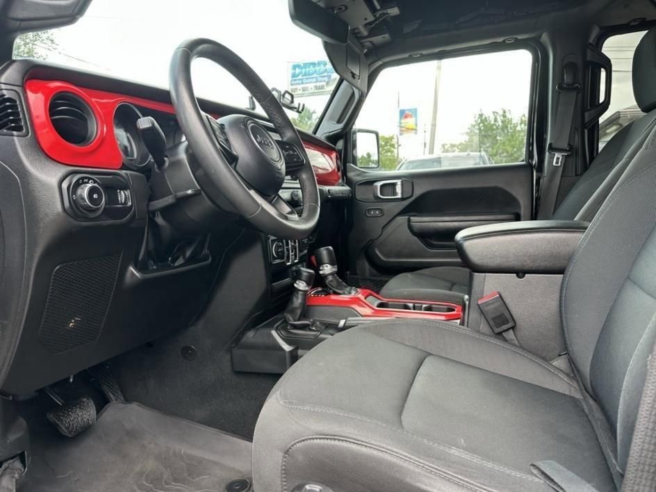 Used 2023 Jeep Wrangler Willys image 9