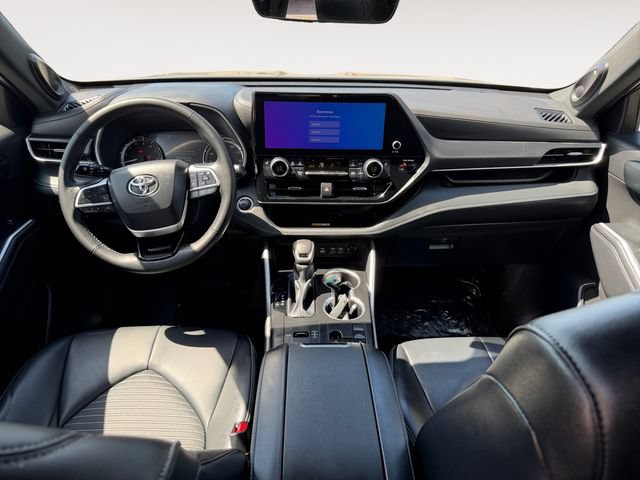 Certified 2024 Toyota Highlander XSE FWD image 10