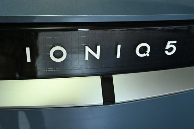 Used 2023 Hyundai Ioniq 5 SEL image 11