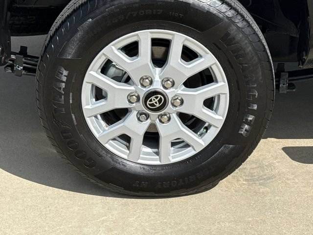 Used 2025 Toyota Tacoma SR RWD image 9