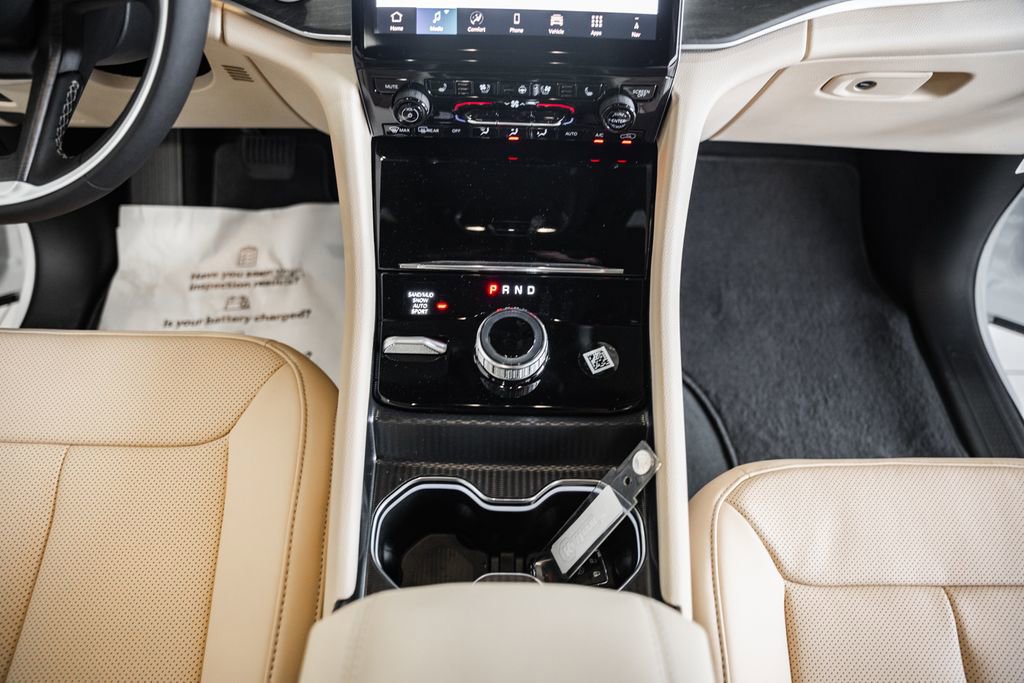 New 2025 Jeep Grand Cherokee L Limited w/ Luxury Tech Group II image 30