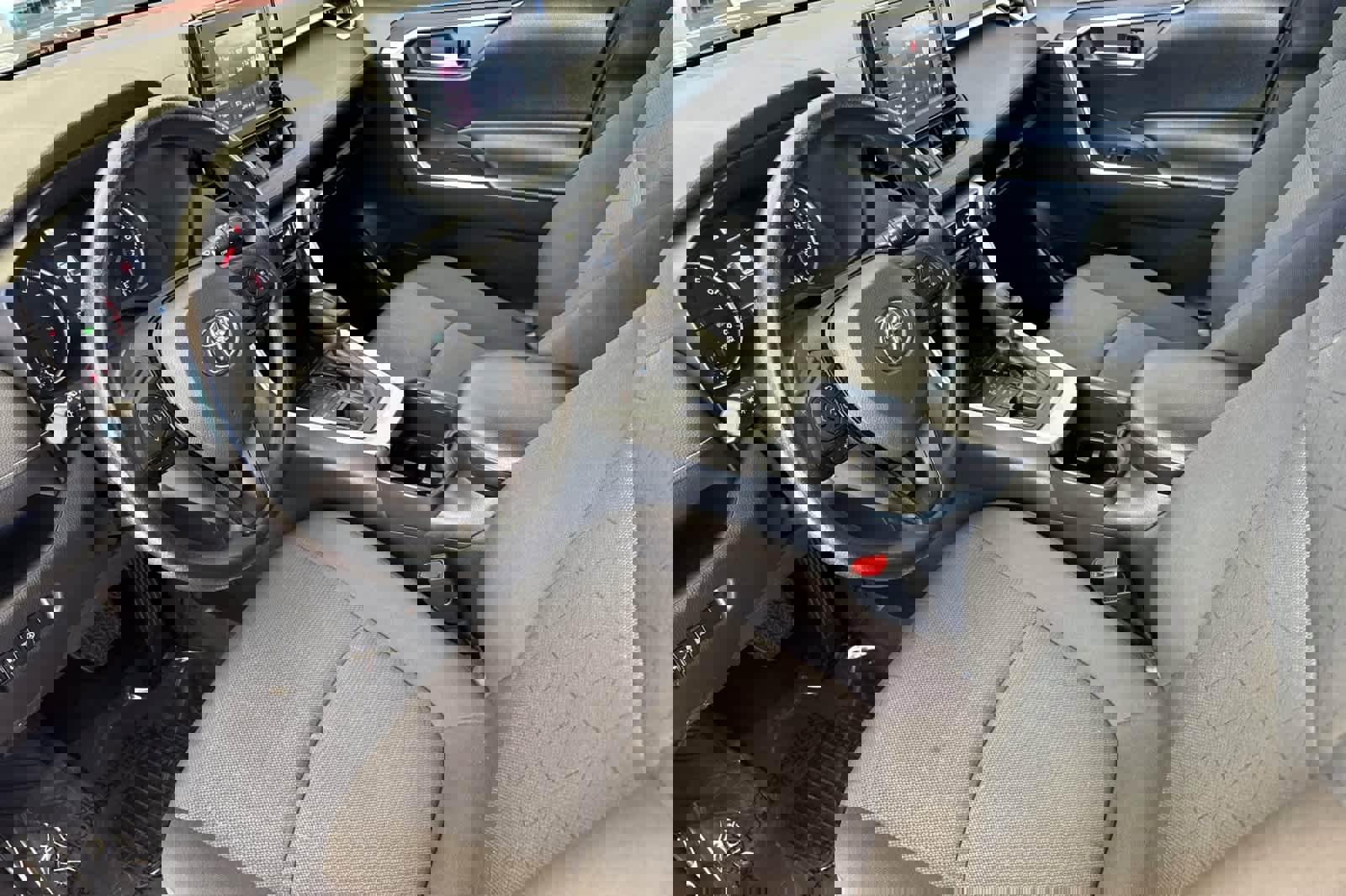 Used 2022 Toyota RAV4 XLE image 11