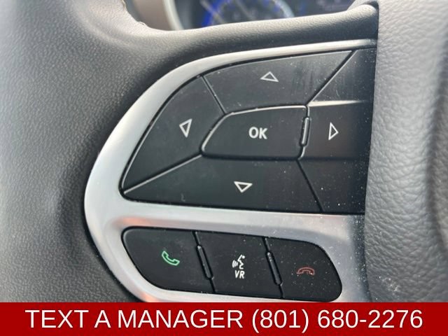 Used 2022 Chrysler Voyager LX FWD image 26