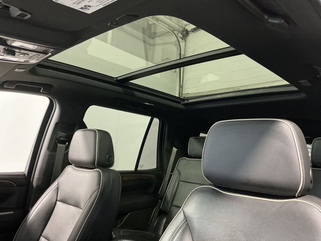 Used 2021 Chevrolet Tahoe Premier AWD/4WD image 24