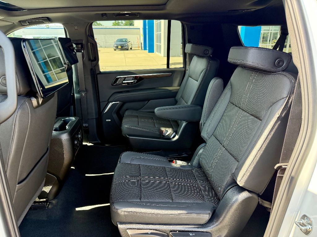 New 2025 Chevrolet Suburban High Country image 23