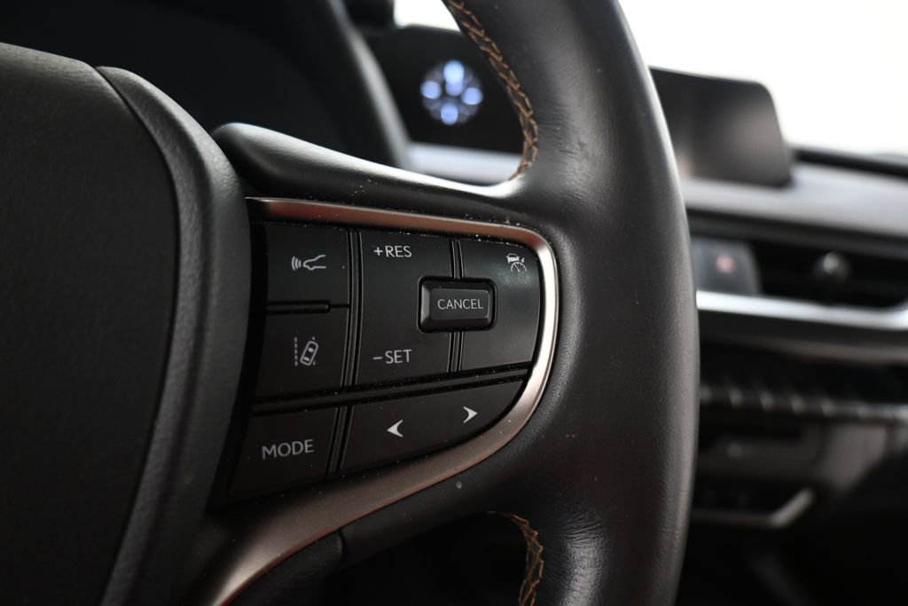 Used 2021 Lexus UX 250h w/ Premium Package AWD/4WD image 31