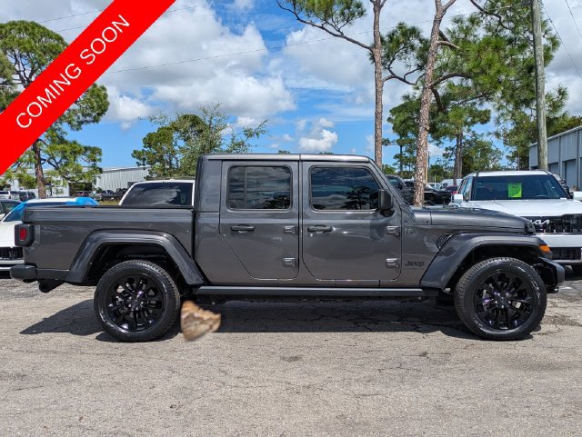 Certified 2024 Jeep Gladiator Sport AWD/4WD image 3