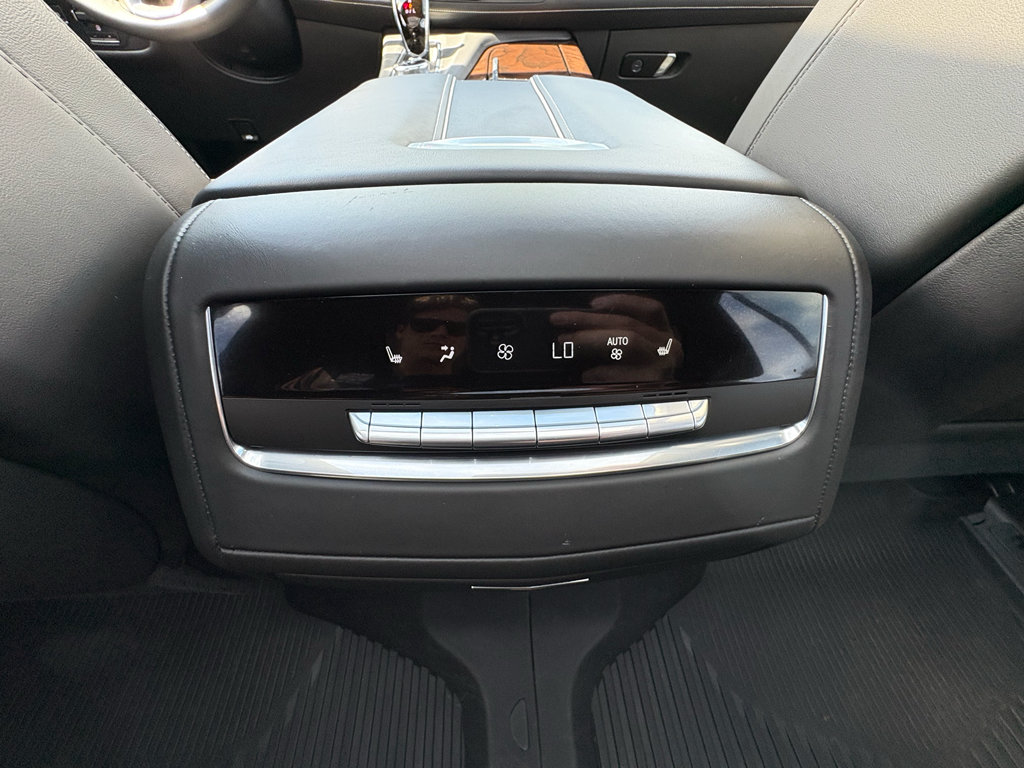 Used 2021 Cadillac Escalade Premium Luxury Platinum AWD/4WD image 24