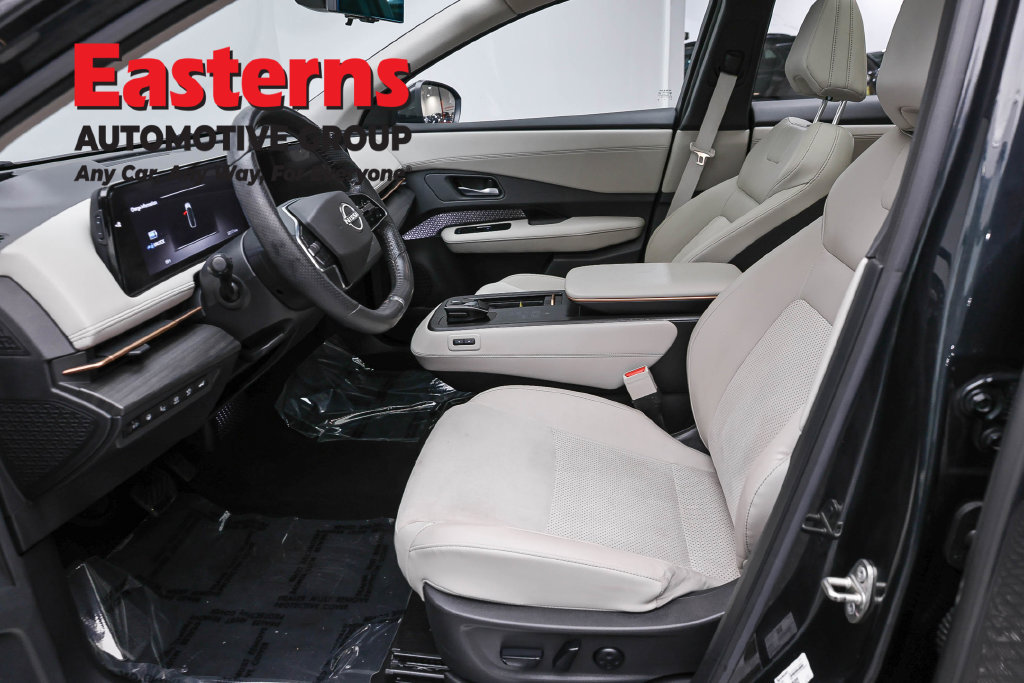 Used 2023 Nissan Ariya AWD image 15