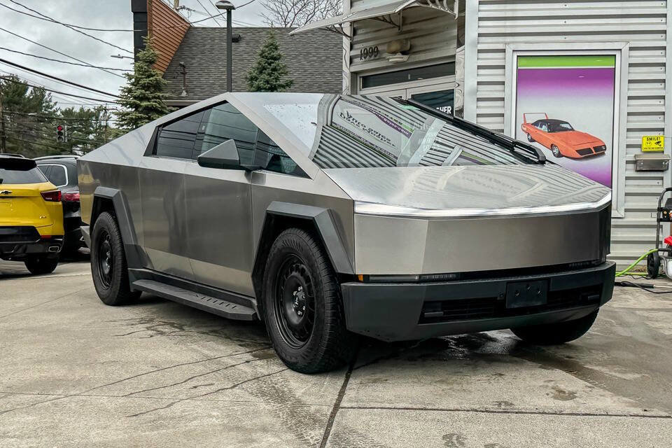 Used 2024 Tesla Cybertruck AWD Crew Cab image 1