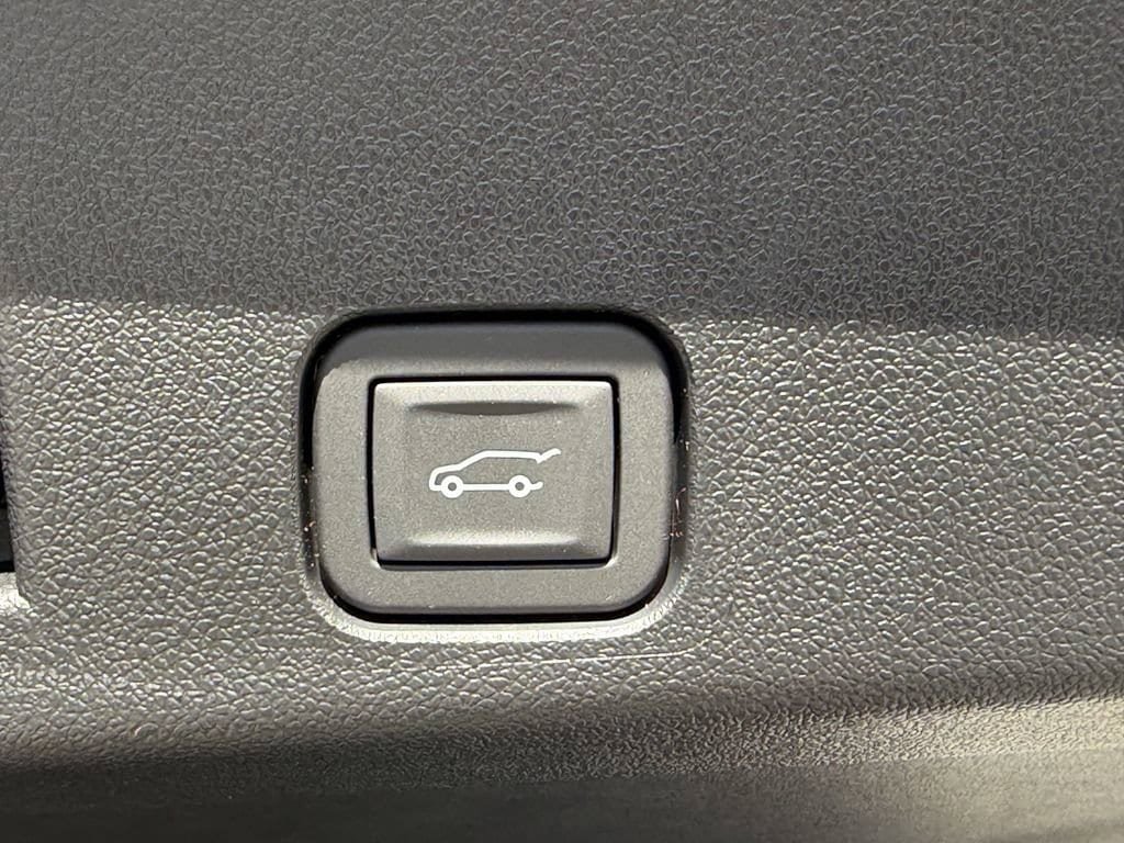 New 2026 GMC Acadia Elevation w/ Black Edition FWD image 13