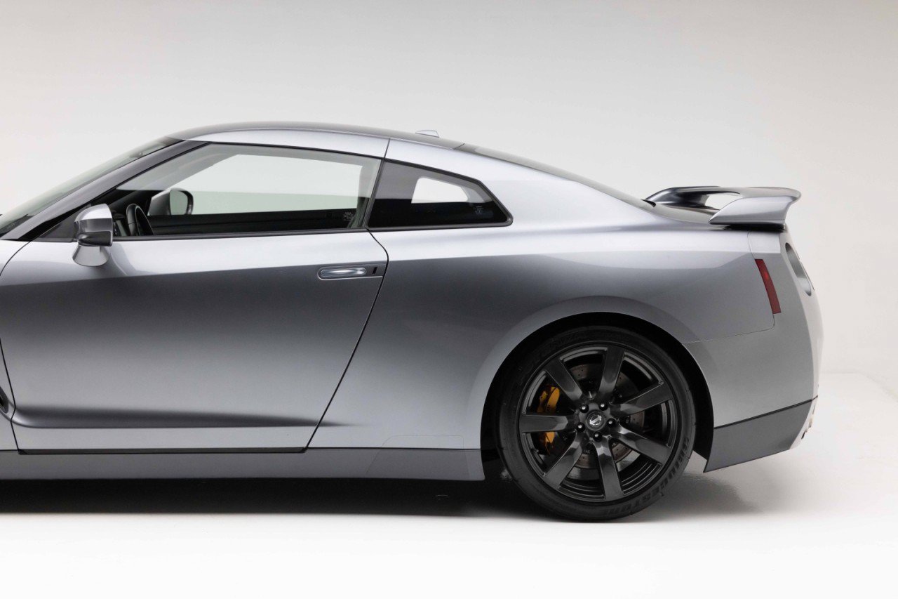 Used 2010 Nissan GT-R Premium AWD/4WD image 23