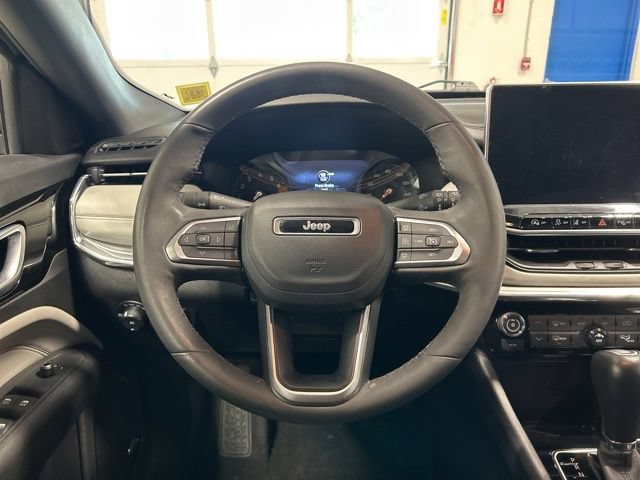 Used 2023 Jeep Compass Limited w/ Sun and Sound Group AWD/4WD image 15