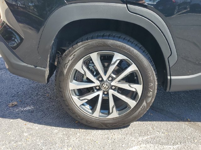 Certified 2025 Toyota Corolla Cross XLE AWD/4WD image 5