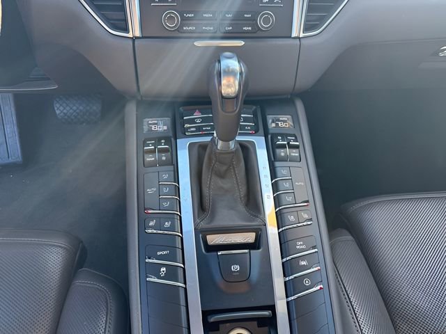 Used 2017 Porsche Macan image 20