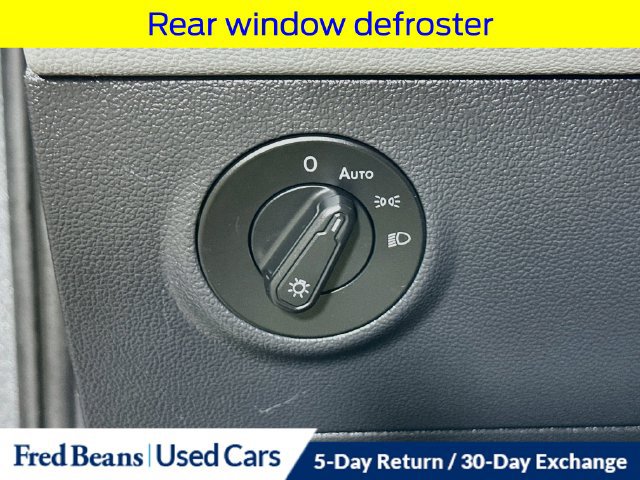 Used 2022 Volkswagen Taos SE w/ Panoramic Sunroof Package AWD/4WD image 13