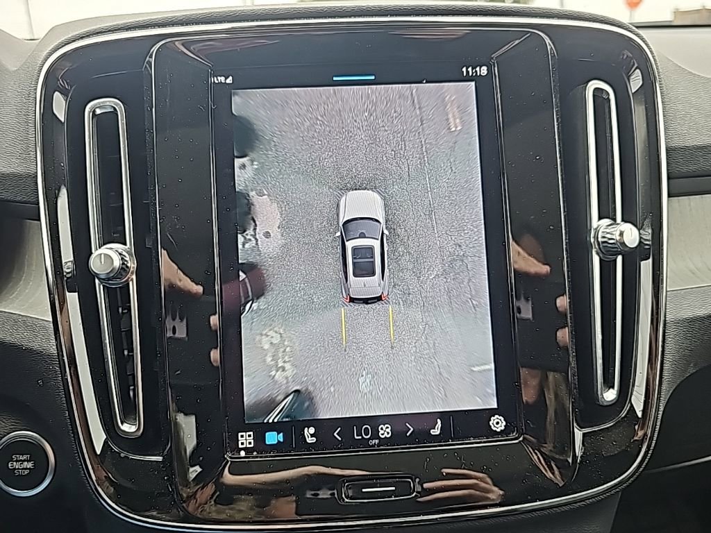 Certified 2023 Volvo XC40 B5 Plus w/ Protection Package Premier image 8